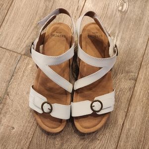 Earth Origins Sandals Women's size 8.5